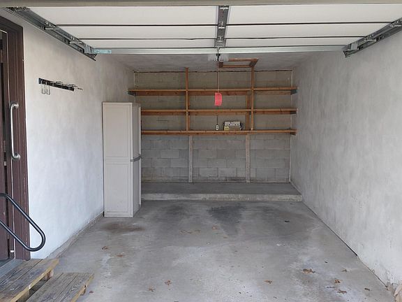 3rd image of 3903 Bradley Rd