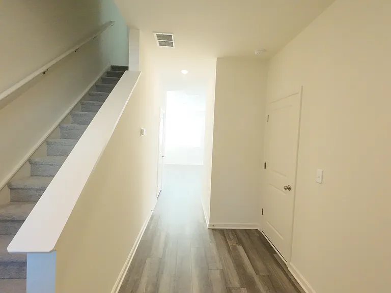 2071 Emerson — Photo 17