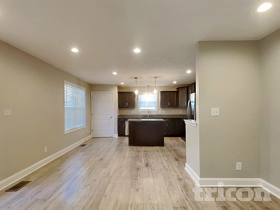 4th image of 189 Bonnell Dr
