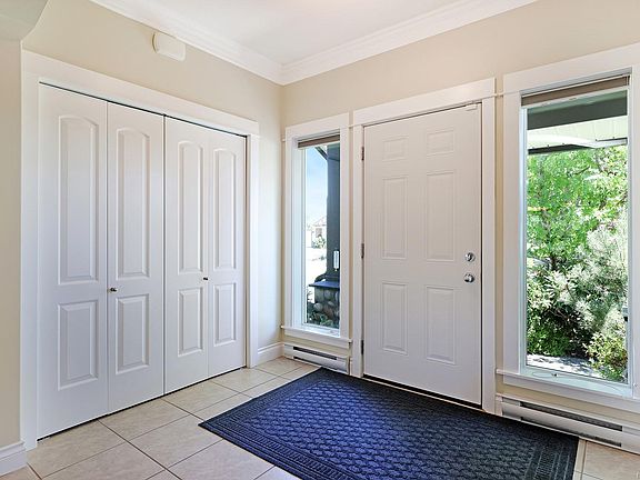 3rd image of 815 Labrador Pl