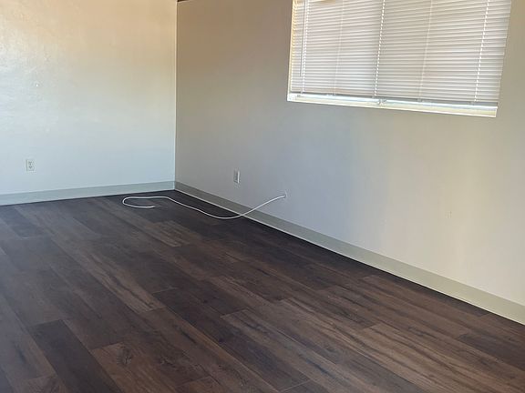 5th image of 214A N Alvernon Way #A