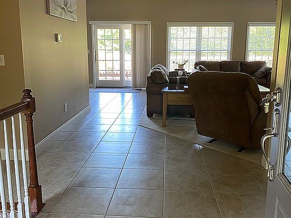 5th image of 1319 E Lake Dr #1