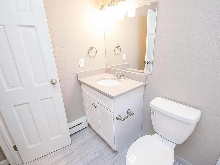 1410 N York St #13 — Photo 20
