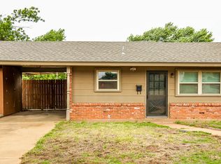 421 N 3rd St, Weatherford, OK 73096