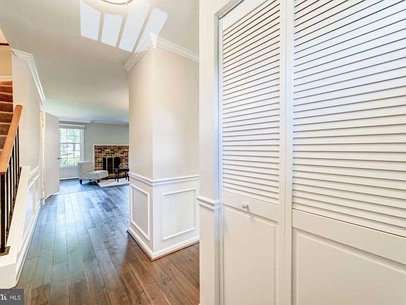 3rd image of 7854 Butterfield Ln