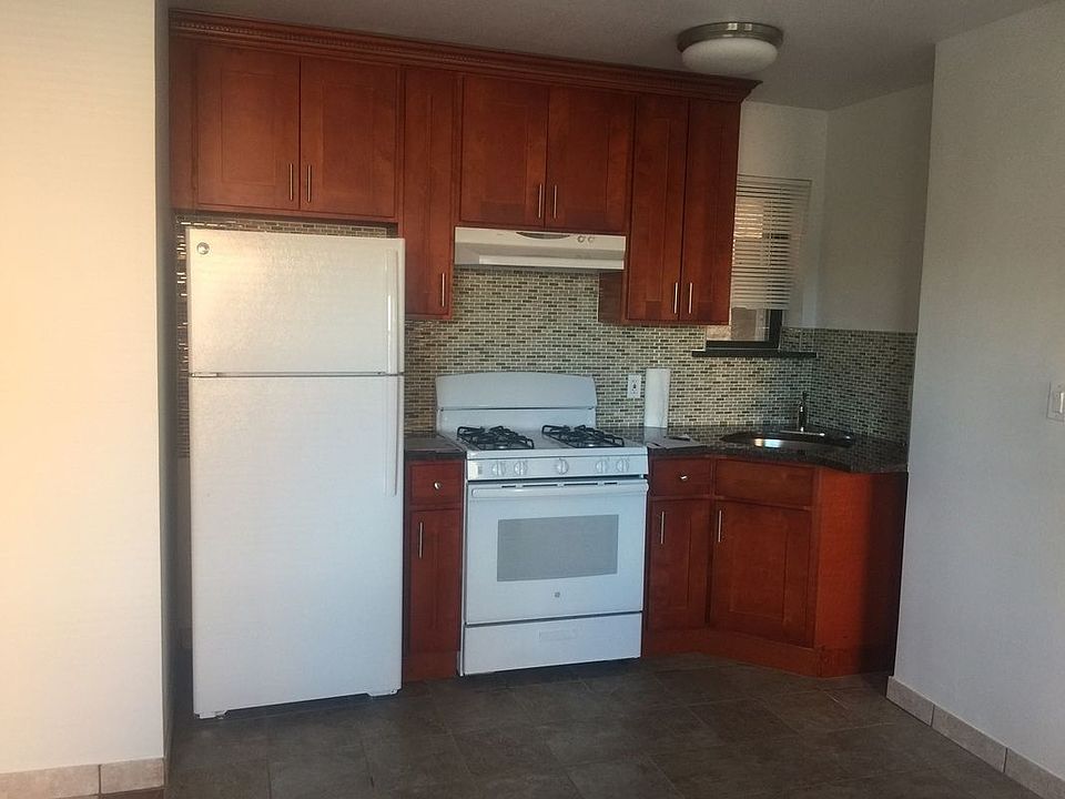 1st image of 3751 59th St #1
