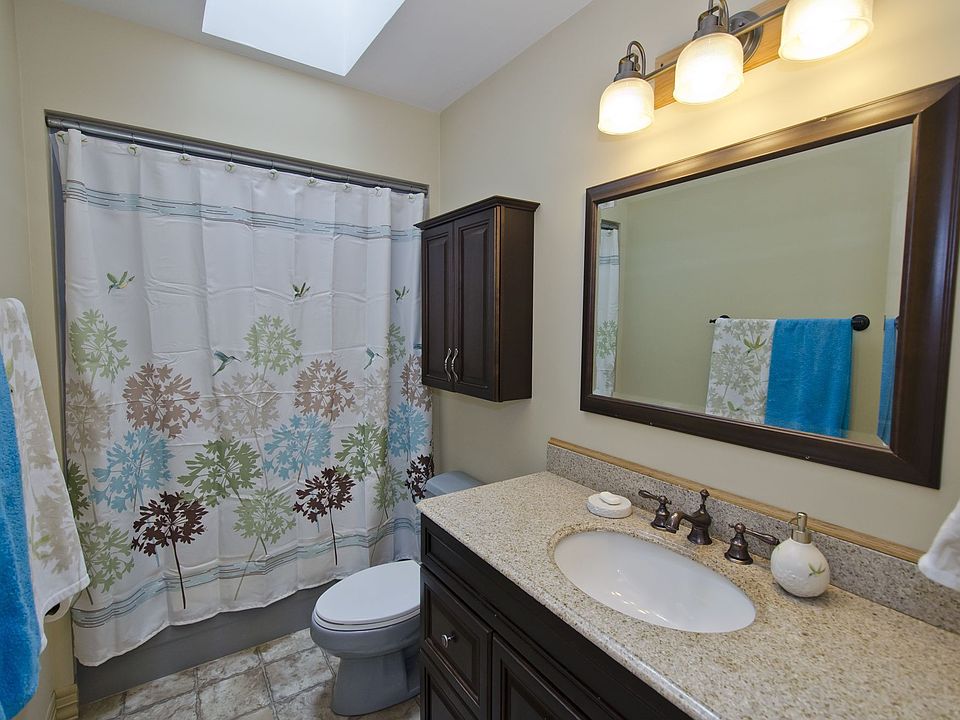 1st image of 9 Caputo Dr