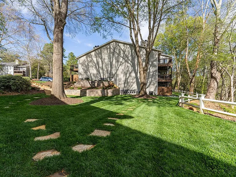516 Park Ridge Cir — Photo 20