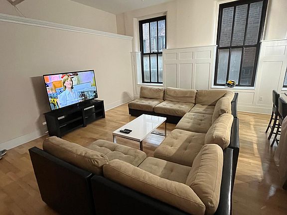 4th image of 417 Vine St Unit 403