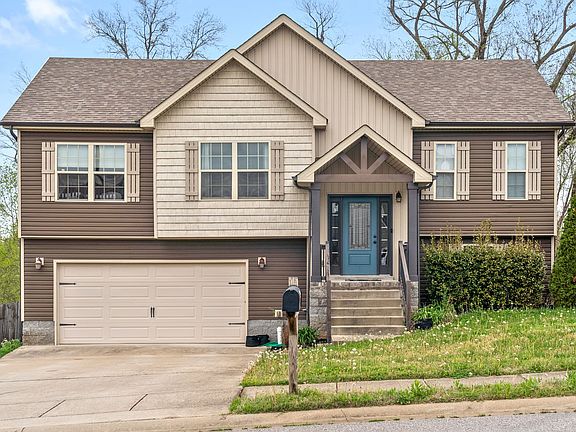 3rd image of 1831 Camelot Dr