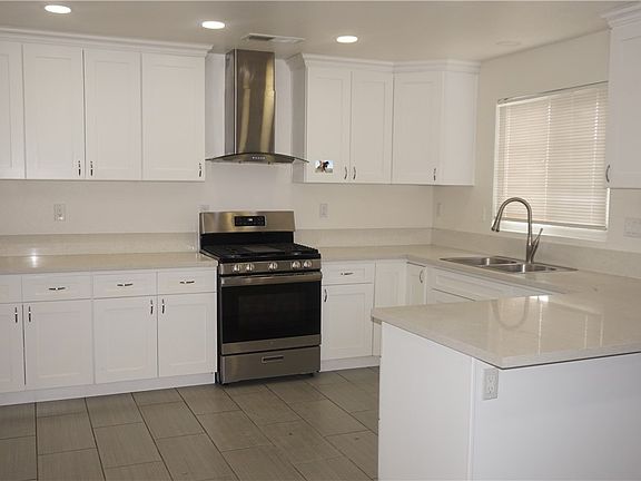 5th image of 3051 Via De Flores St