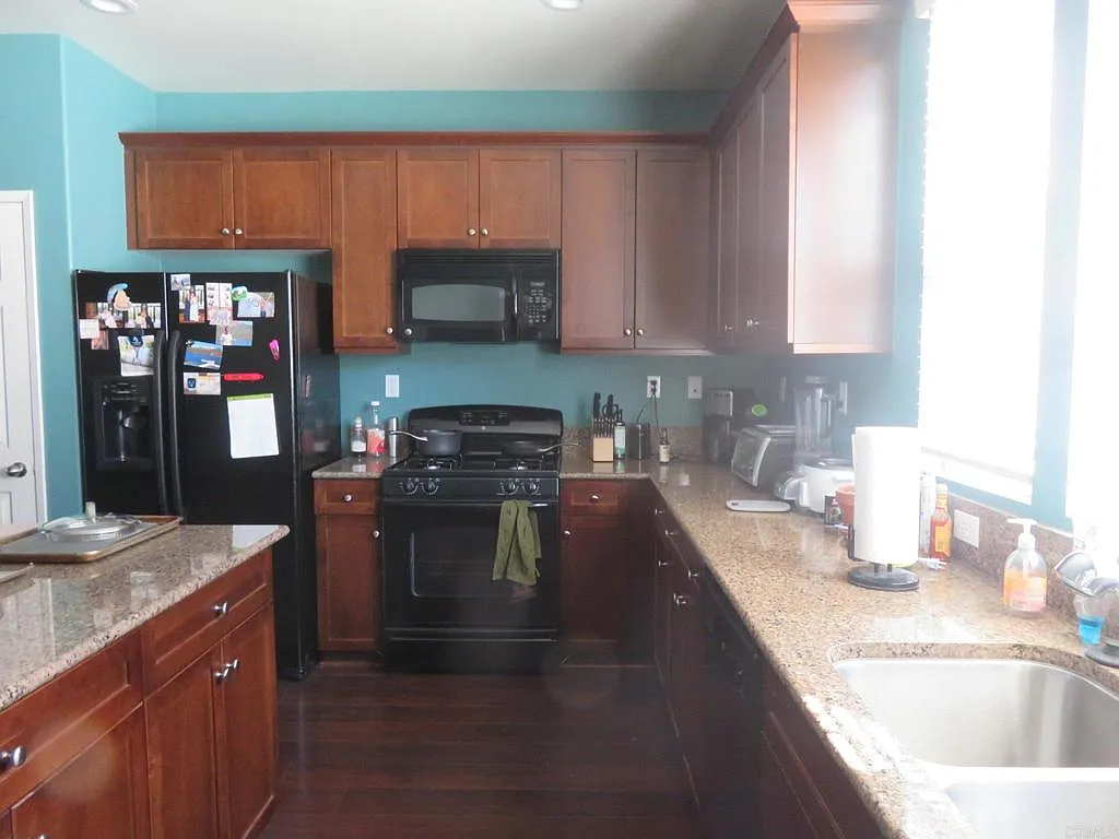3 bed, 1537 sqft, $3,550 — Photo 3