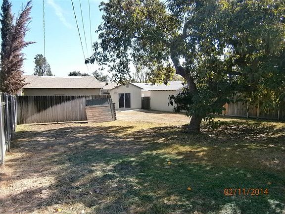 3rd image of 1427 N Grand Oaks Ave