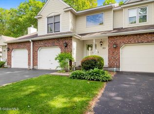 38 Woodside Dr, Clifton Park, NY 12065