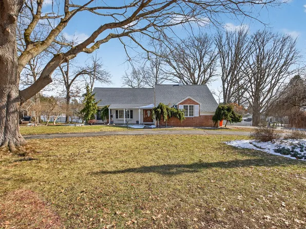 3825 W Walmont Rd, Jackson, MI 49203