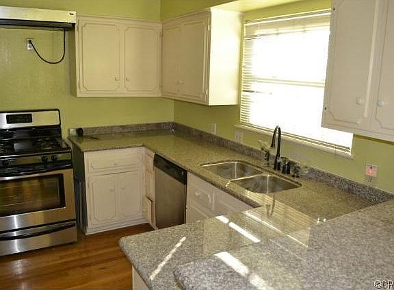 5th image of 1790 N Oxford Ave