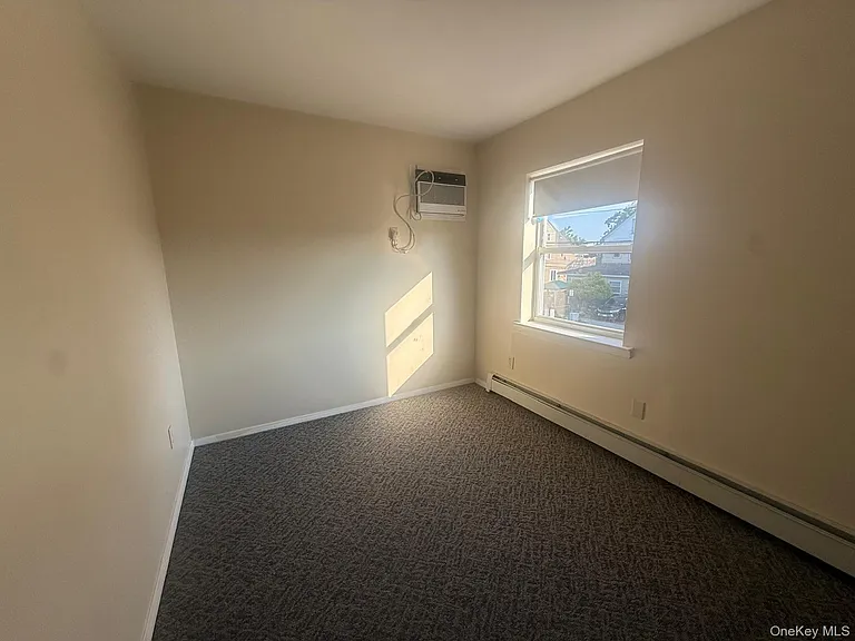60 Columbia Ave — Photo 19