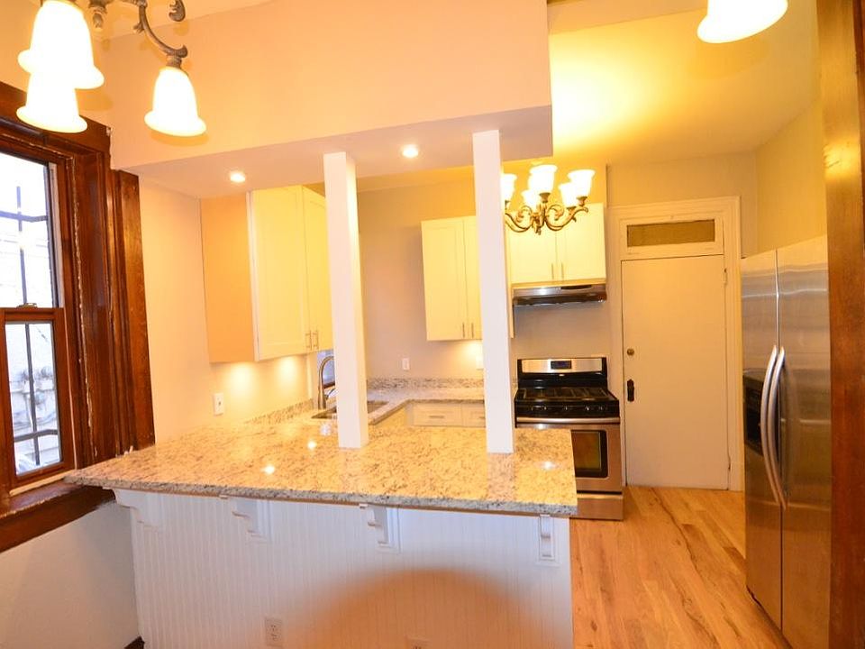 1st image of 1116 N Emerson St APT 2