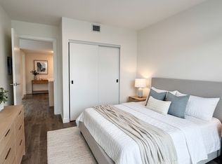 2289 Bellevue Ave #202, West Vancouver, BC