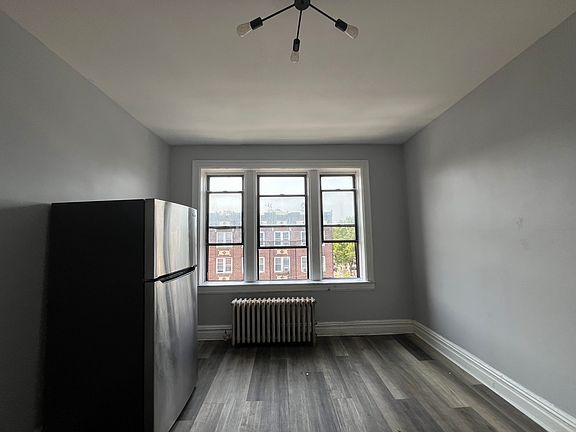 3rd image of 122 Corbin Ave #4O4