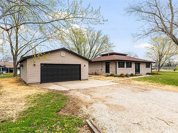 3rd image of 4 Carella Dr