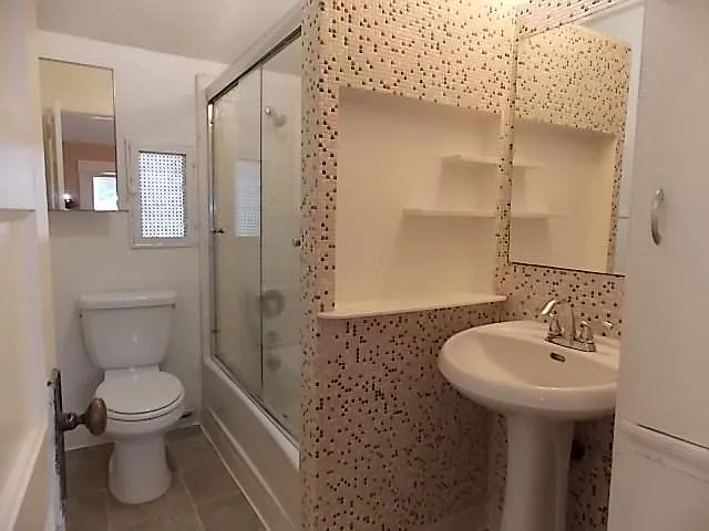 2821 Lincoln Ave — Photo 5