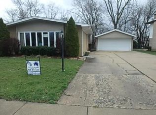 403 W Arquilla Dr, Glenwood, IL