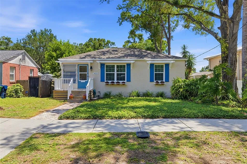 3 bed, 2.0 bath, 1612 sqft, $2,850 — Photo 3