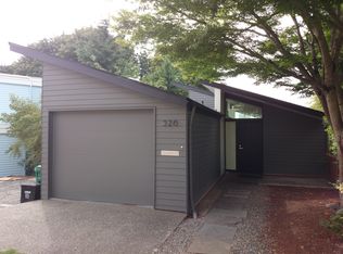 526 29th Ave S, Seattle, WA 98144