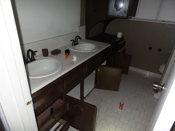 5th image of 10225 Malcolm Dr