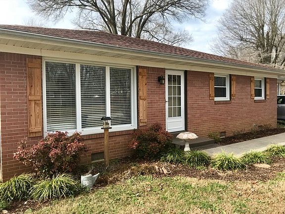 3rd image of 65 Stonewall Cir