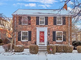 872 University Pl, Grosse Pointe, MI 48230