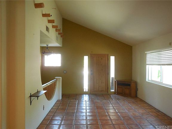 2nd image of 150 Newbury Ln