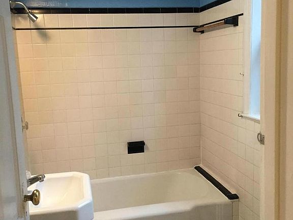 2nd image of 6452 Columbia Pike