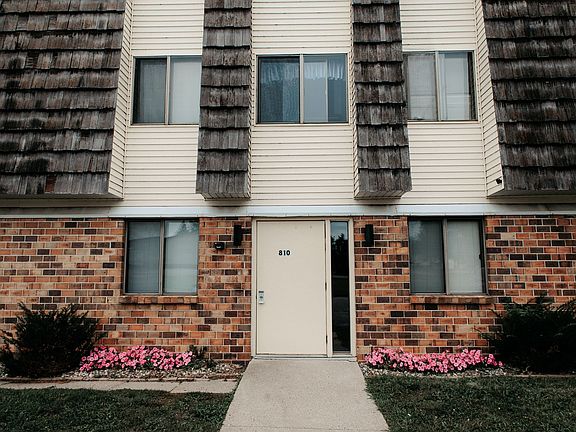 5th image of 810 E 2nd St APT 204