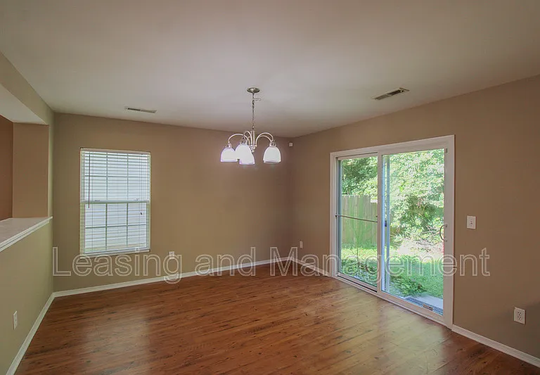 8811 Kellum Dr — Photo 7