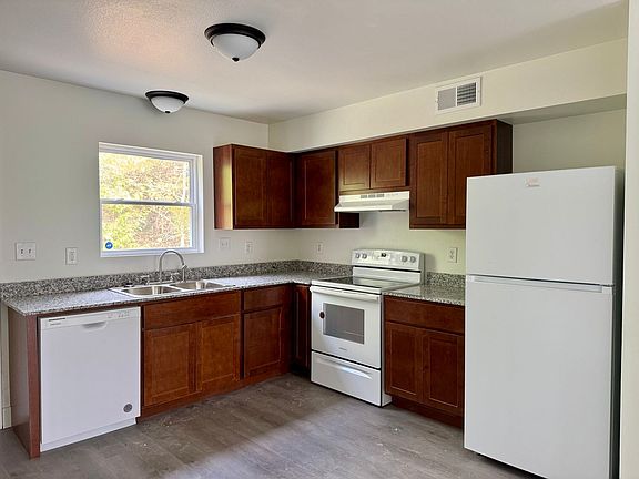 4th image of 104 Viren Ln APT 6