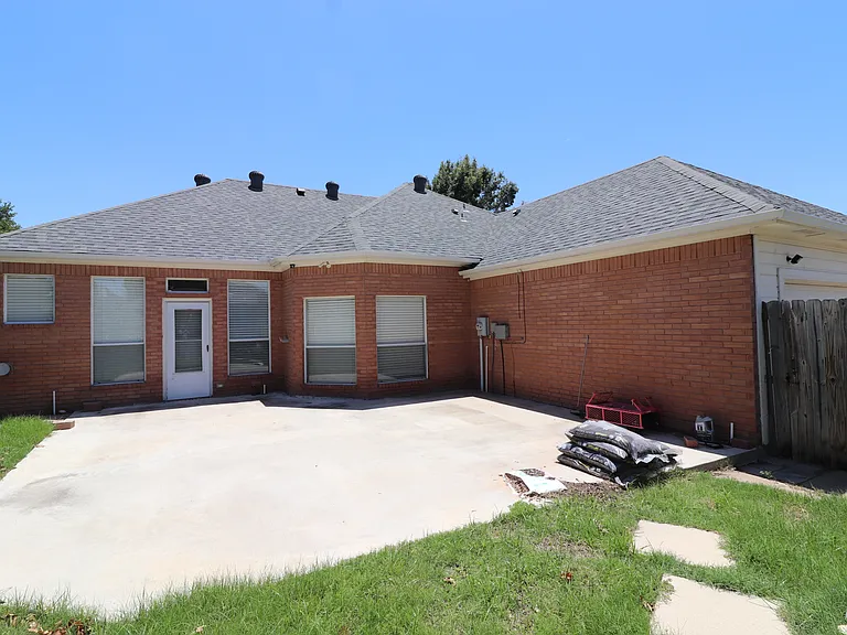 4041 Brazos Dr — Photo 17