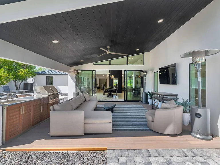 3420 E Oregon Ave — Photo 22