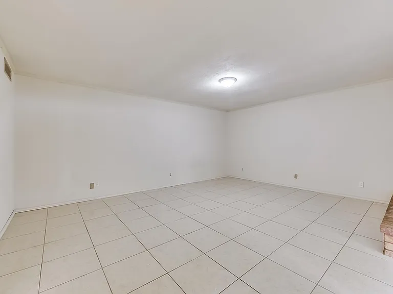 10547 Black Walnut Dr — Photo 13