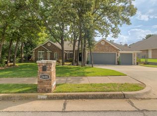 2608 Ashebury Way, Edmond, OK 73034