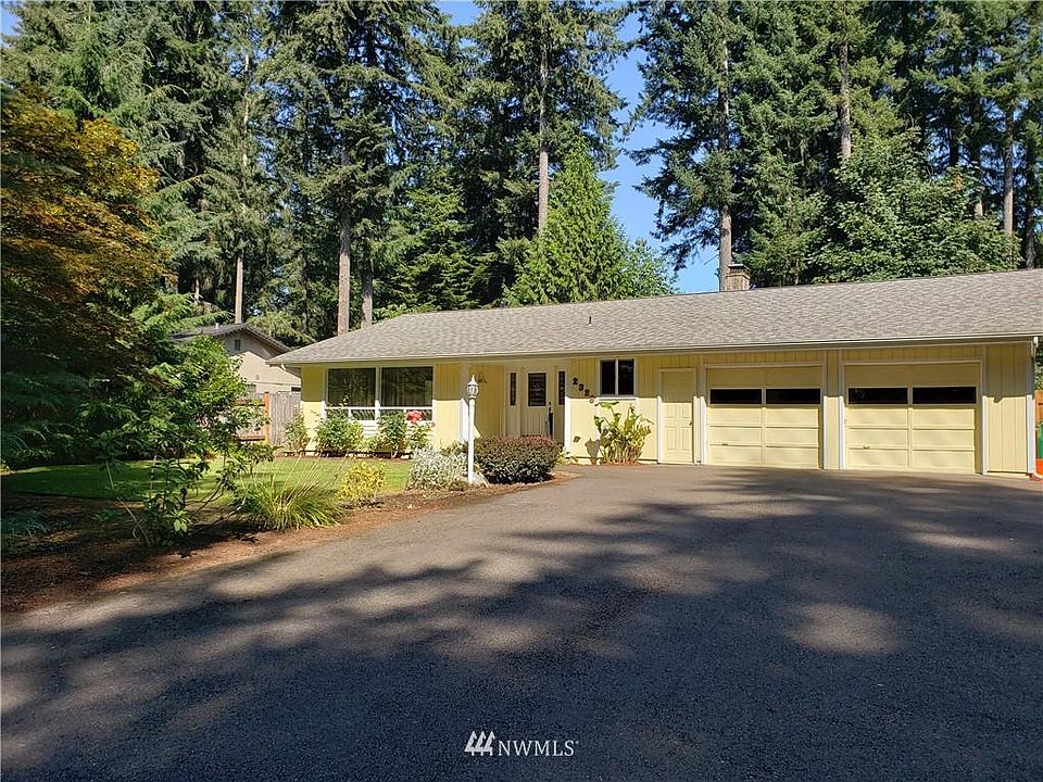 1st image of 2328 Lakemoor Dr SW
