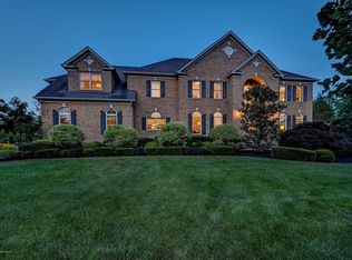 19 Fairway Dr, Cream Ridge, NJ 08514