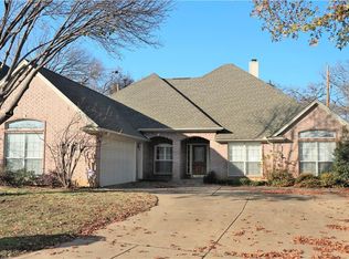 4523 Edge Creek Ln, Arlington, TX 76017