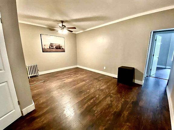 3rd image of 10-31 Jackson Ave #2R