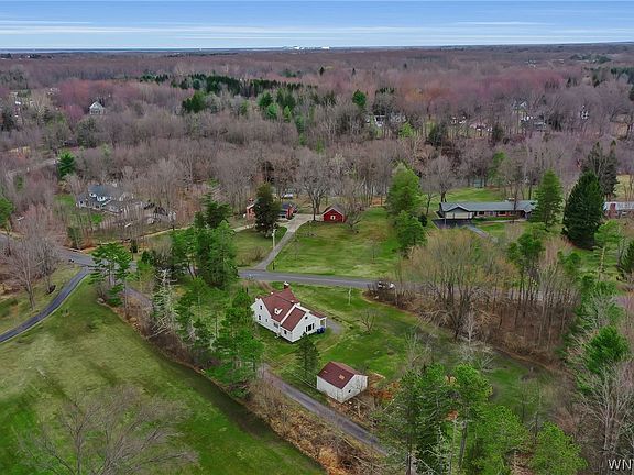 4th image of 3265 S Creek Rd