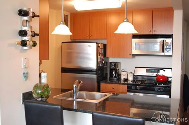 Rented by City Connections Realty | media 9