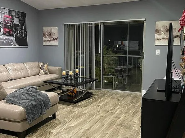 9997 Three Lakes Cir, Boca Raton, FL 33428