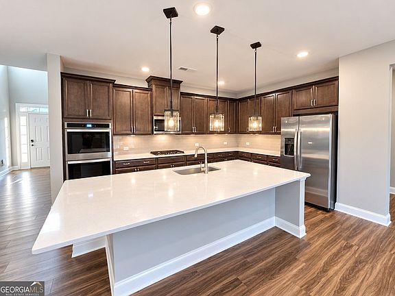 3rd image of 173 Cattail Ln