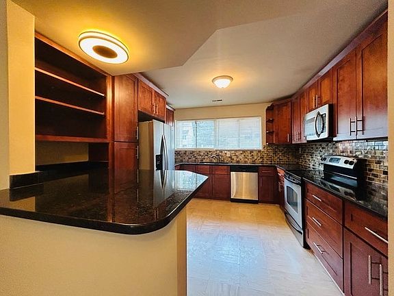 3rd image of 15279 Lodge Ter